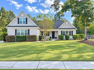 646 Crown Pointe Drive, Hampstead, NC 28443