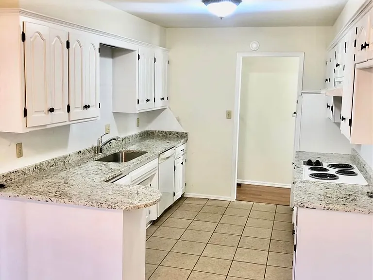 3648 Rolling Lane Cir — Photo 4