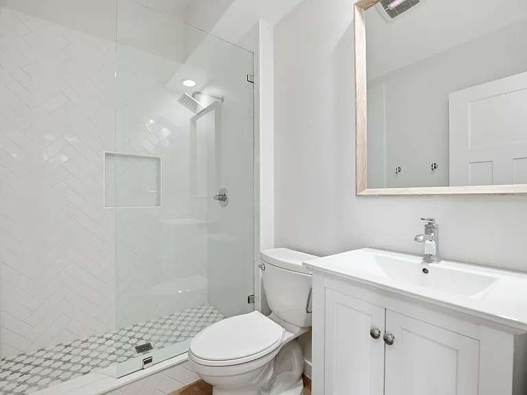 3718 Nile St — Photo 9