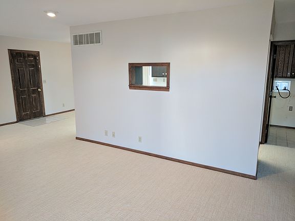 3rd image of 1323 E Michigan Ct