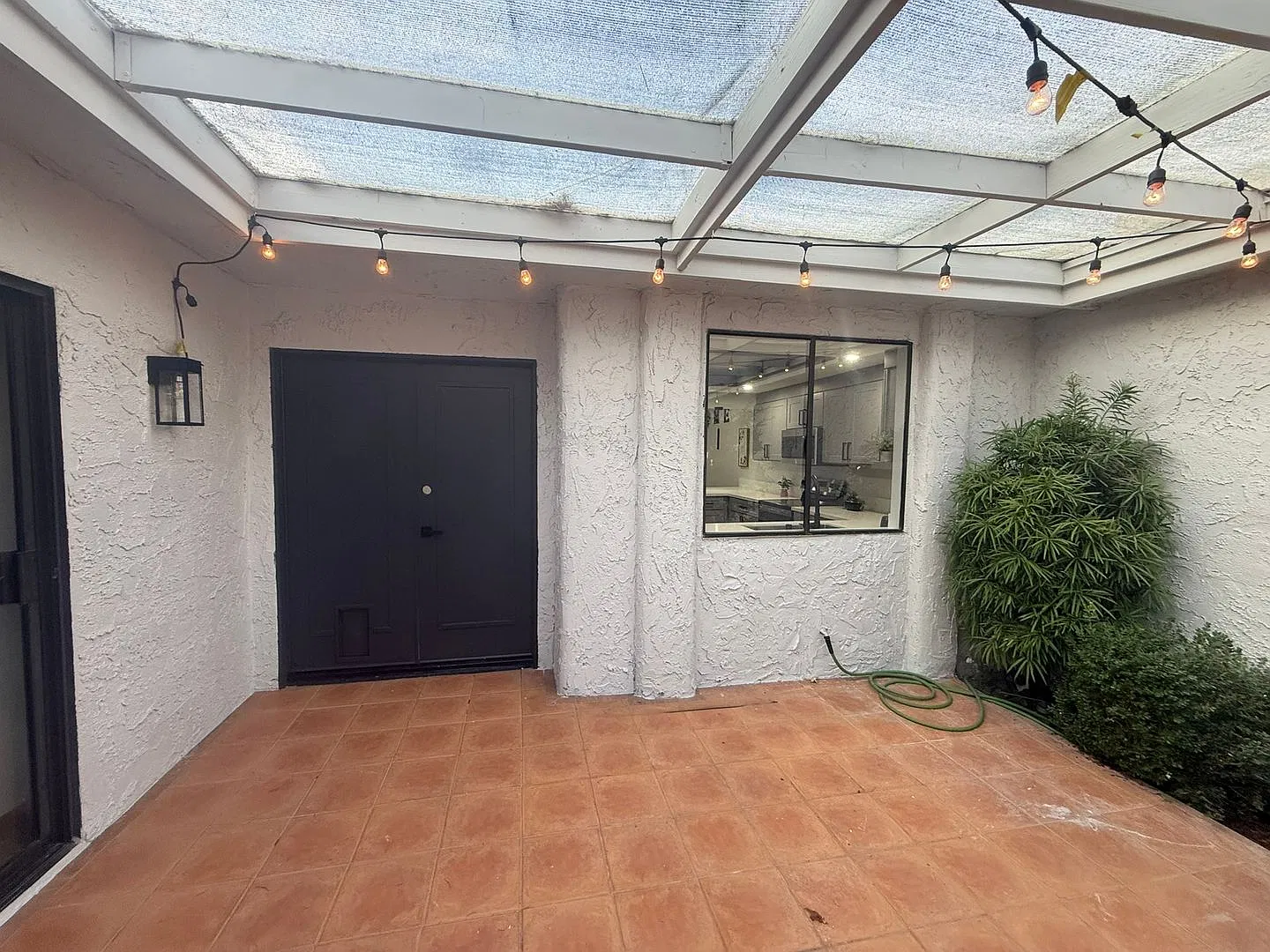 Wonderful townhome Remodel like a Model Home — Photo 3