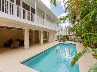 877 7th St S, Naples, FL 34102