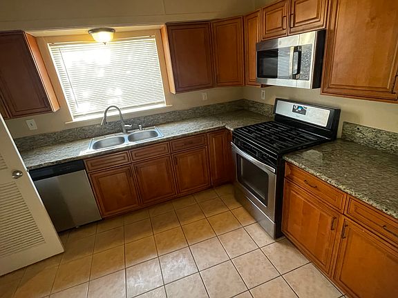 5th image of 4118 Dayton St