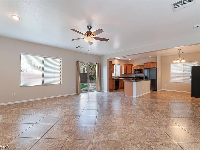 4405 Penguin Ave — Photo 6