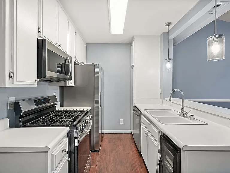 5500 Lindley Ave #209 — Photo 7