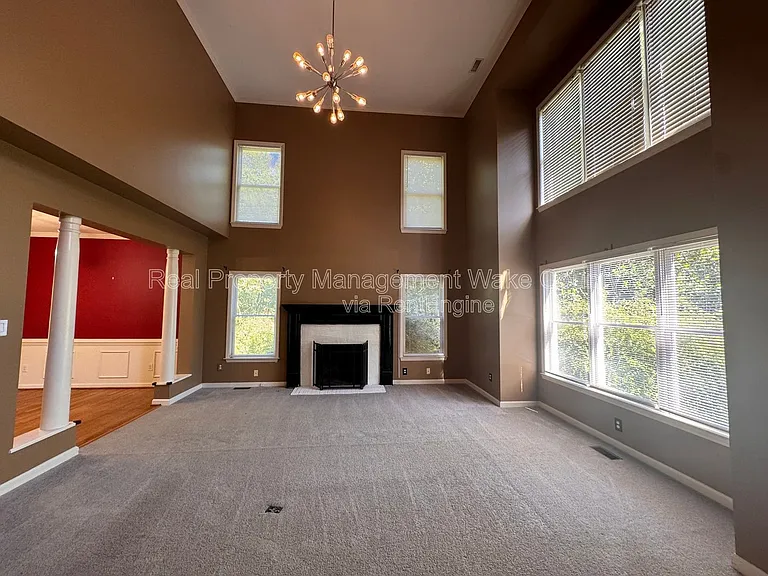 102 Powder Mill Ct — Photo 3