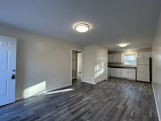 4th image of 2301 Lakeland Dr APT 5