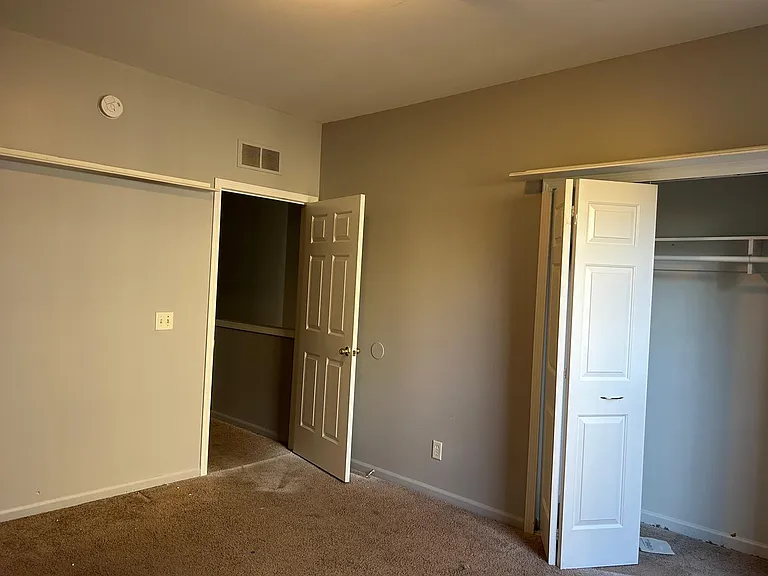 2141 Arcadia Dr — Photo 9