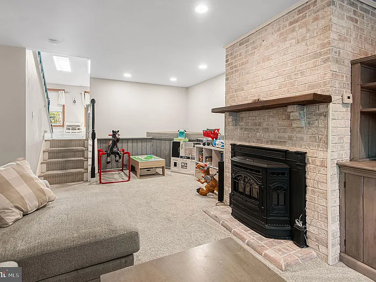 15 Hidden Valley Ln — Photo 7