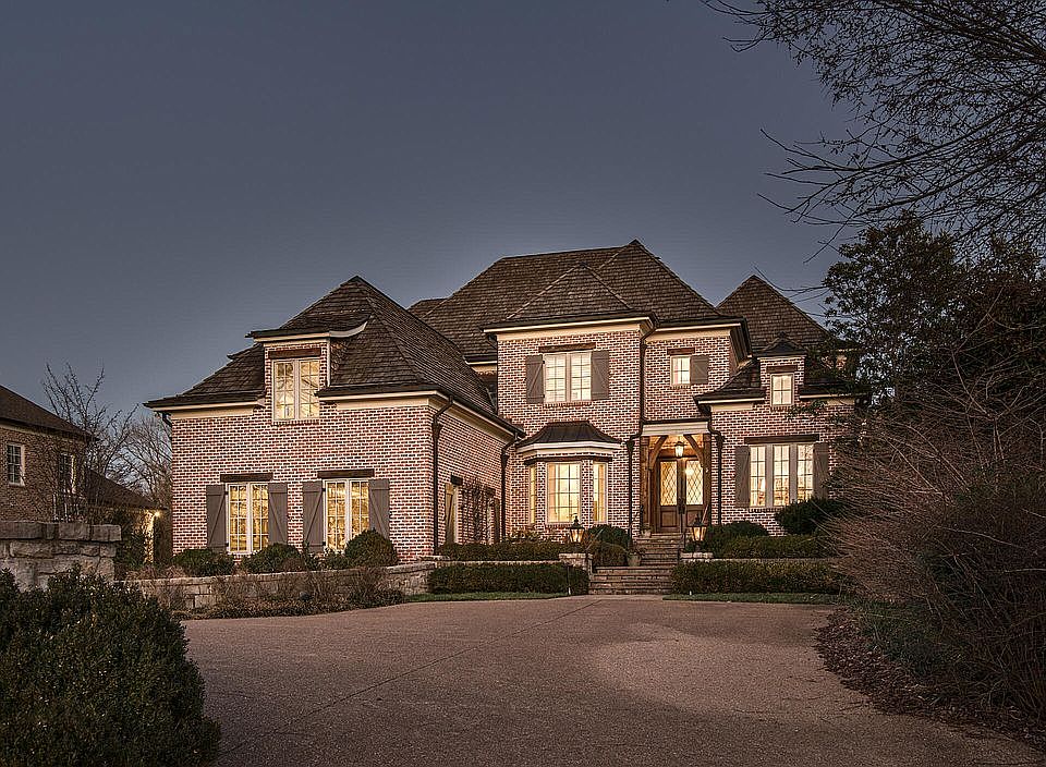1st image of 900 Lynnwood Blvd