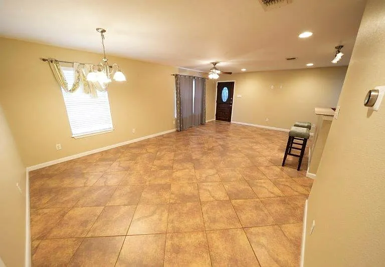 383 Gayle Ave — Photo 12