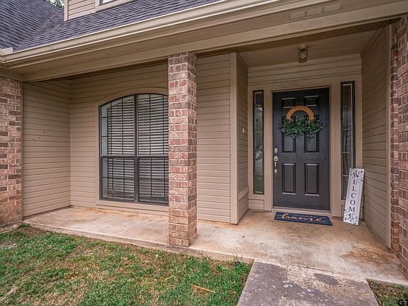2nd image of 213 Woodcreek Dr