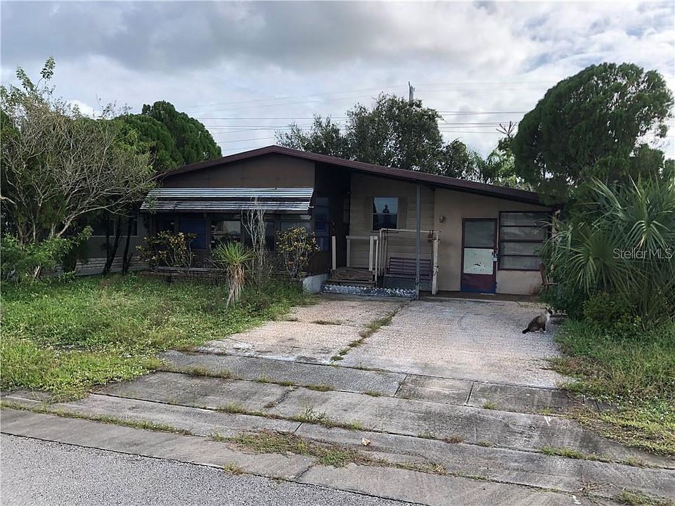 1st image of 2368 Royal Palm Dr NE