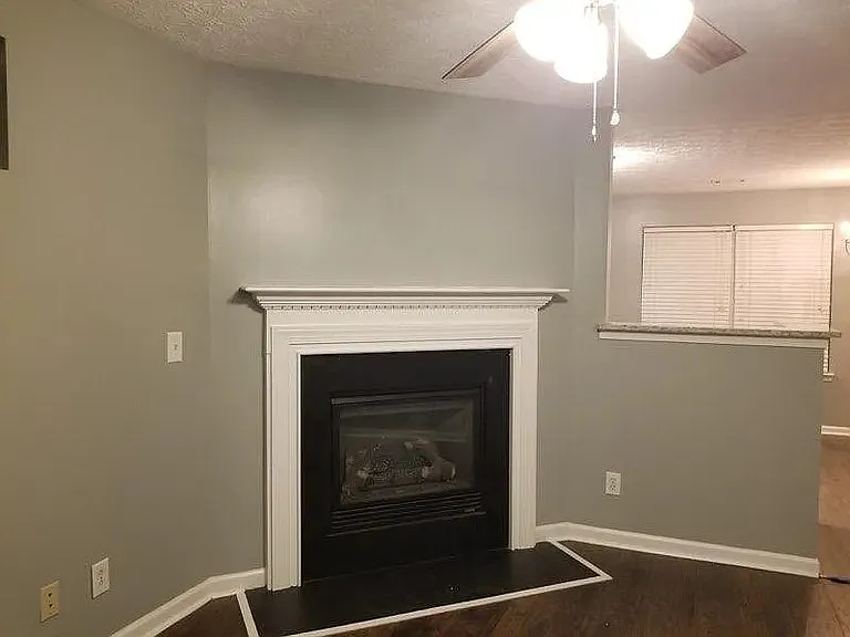625 Lakeside Cir — Photo 4