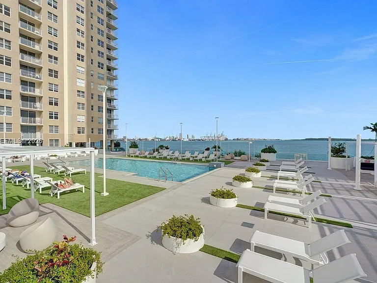 770 Claughton Island Dr #15 — Photo 7