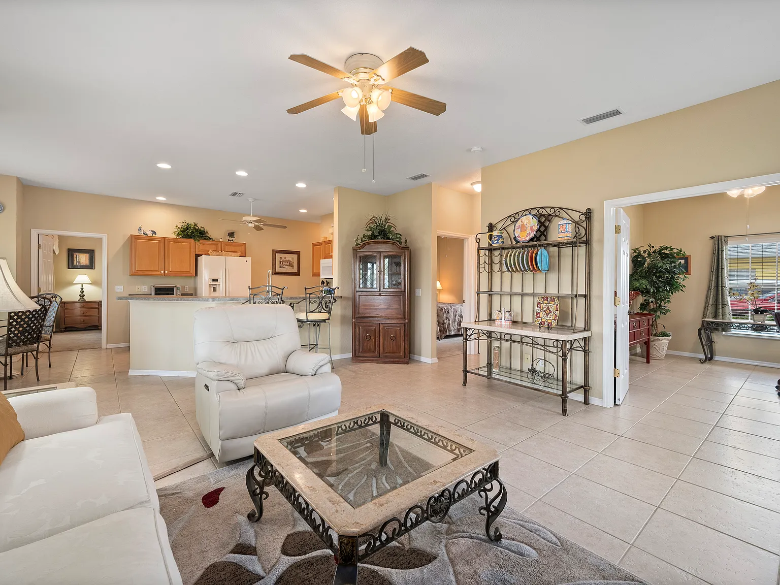 2 bed, 1368 sqft, $4,000 — Photo 2
