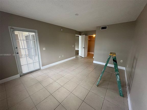 3rd image of 5005 Wiles Rd APT 104