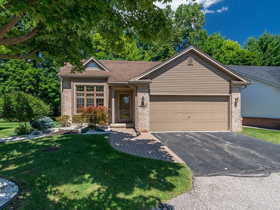 1st image of 28744 Bayberry Ct W