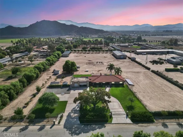 25124 Los Rancherias Rd, Hemet, CA 92545