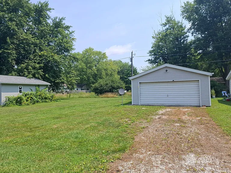 4629 S Selby St — Photo 9