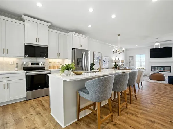 621 Jaden Way, Virginia Beach, VA 23454