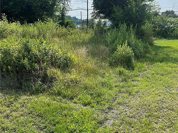 2nd image of 0 10th St