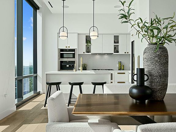 2nd image of 70 Rainey St #3203