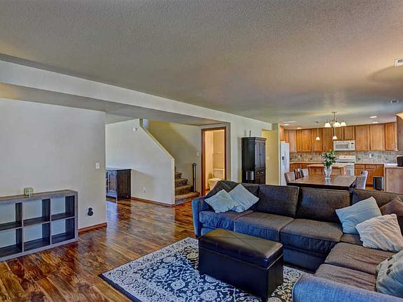 4th image of 18203 E Knox Ave