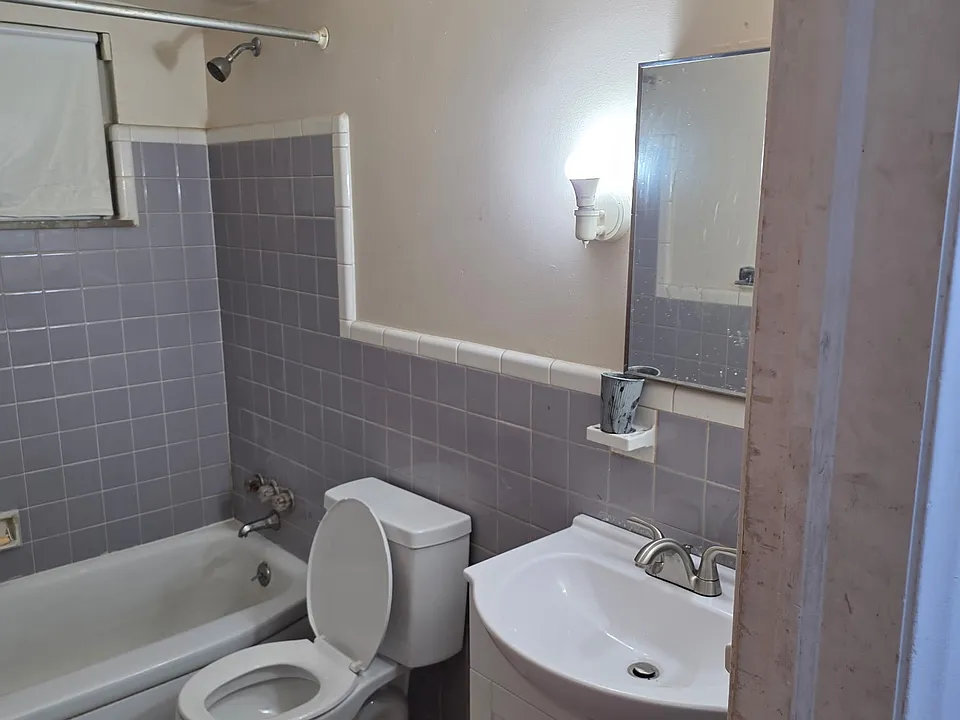 12201 Morang Dr #8