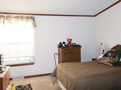 2nd image of 92 21st St