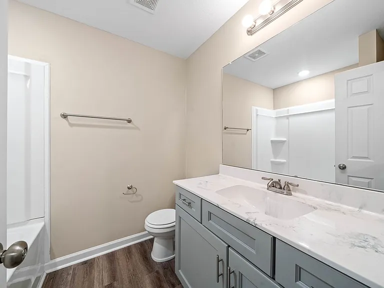 Durrett Dr - 55 (x17) — Photo 17