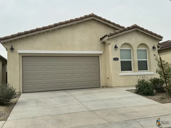 2741 Meadowbrook Dr, Imperial, CA 92251