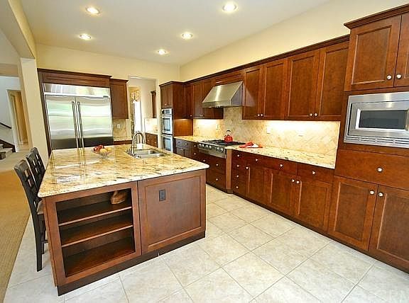 4th image of 15532 Orchid Avenue