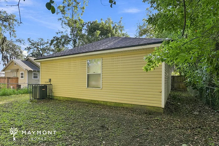 3 bed, 2.0 bath, 1100 sqft, $1,325 — Photo 3