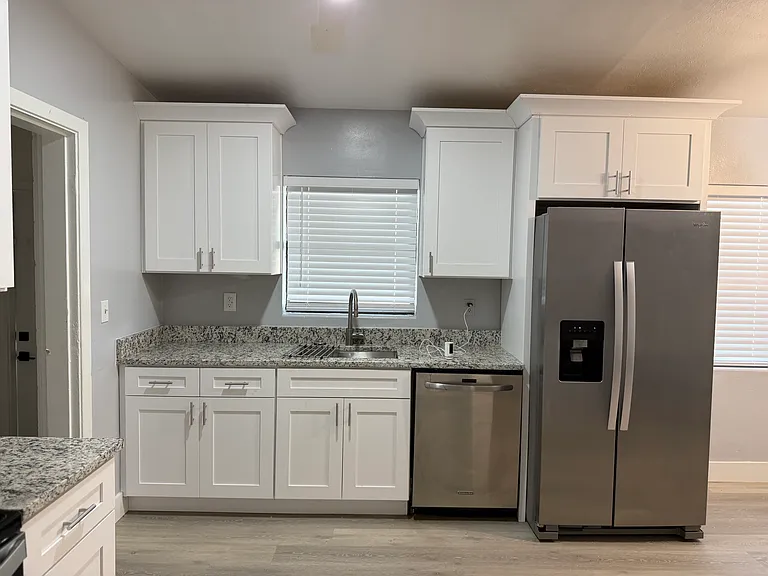 2500 Myrtle Ave — Photo 9