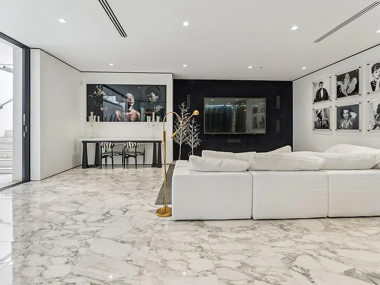 213 S La Peer Dr — Photo 84