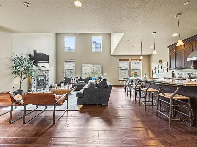 871 W Abigail Dr — Photo 5