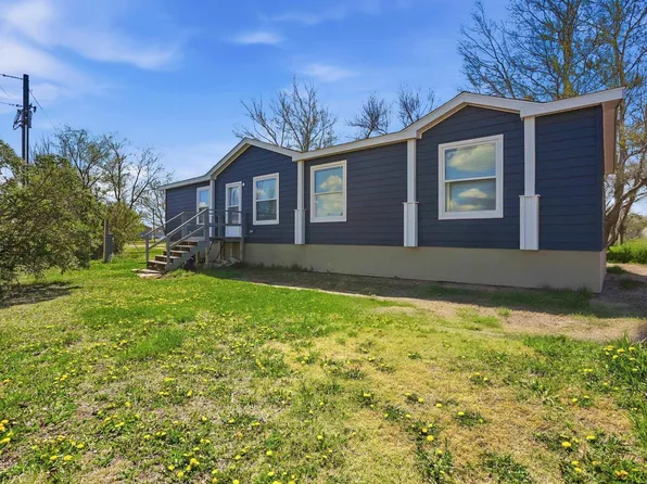 420 William St, Wall, SD 57790