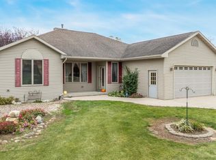 4980 Broderick Rd, Omro, WI 54963