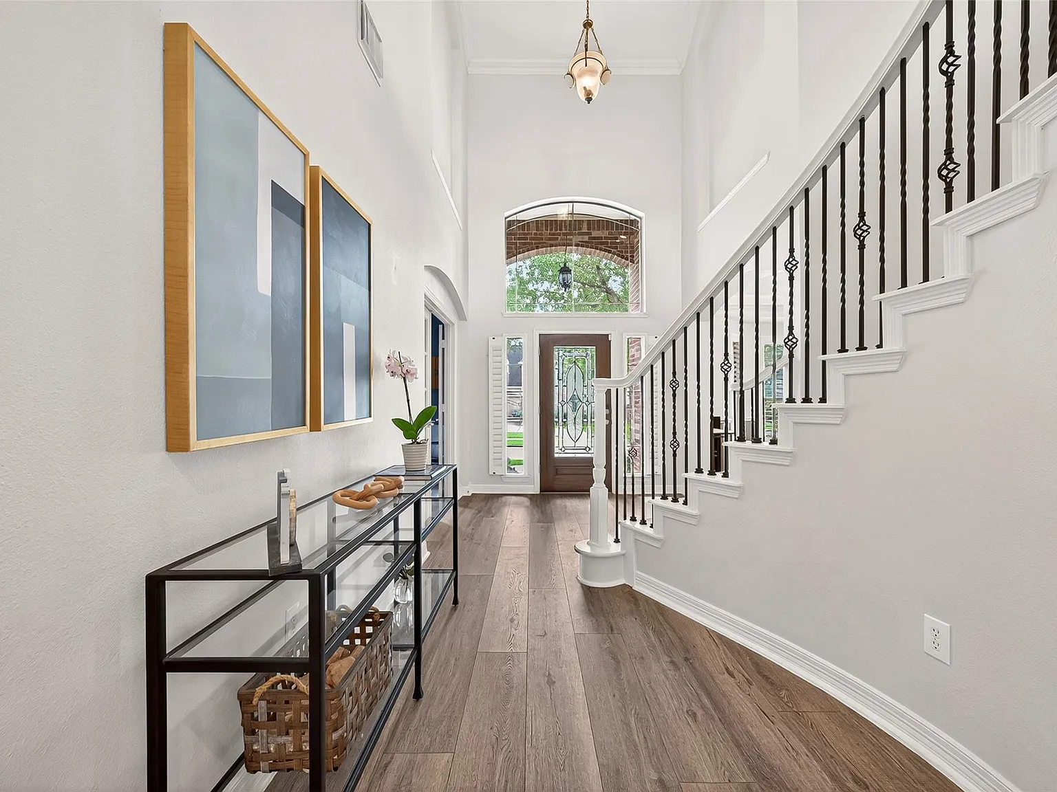 4 bed, 6.0 bath, 4739 sqft, $7,000 — Photo 4