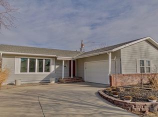 1118 E 33rd Dr, Kearney, NE 68847