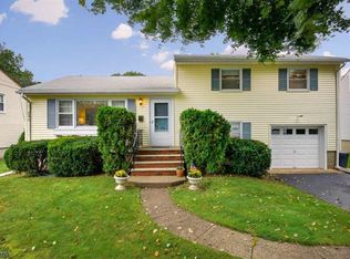 28 Diana Rd, Morris Plains, NJ 07950