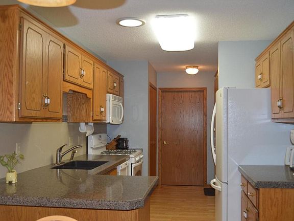 4th image of 681 Belland Ave