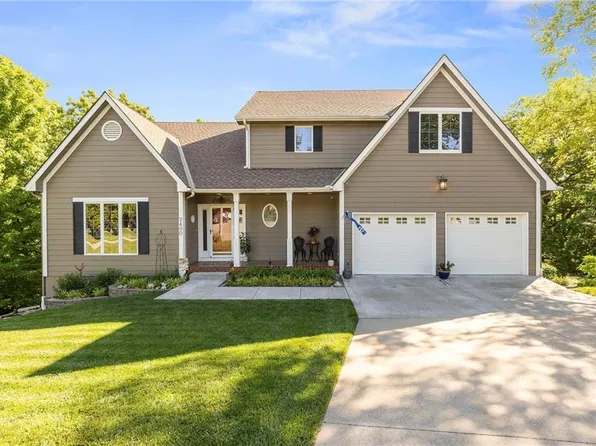 2400 SW Clear Creek Ct, Blue Springs, MO 64015