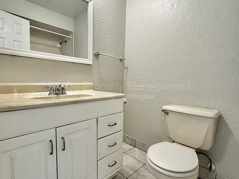 927 Louisiana Ave — Photo 15