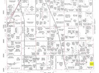 2450 E County Line Rd, Waggoner, IL 62572