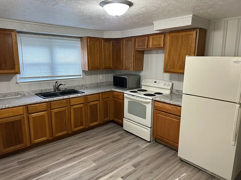 1165 S Drexel Ave — Photo 10