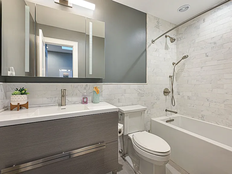 14 Hedges Banks Dr — Photo 11