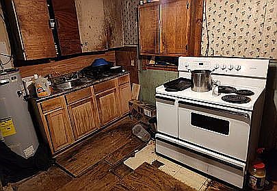 4th image of 637 W Chatham Dr
