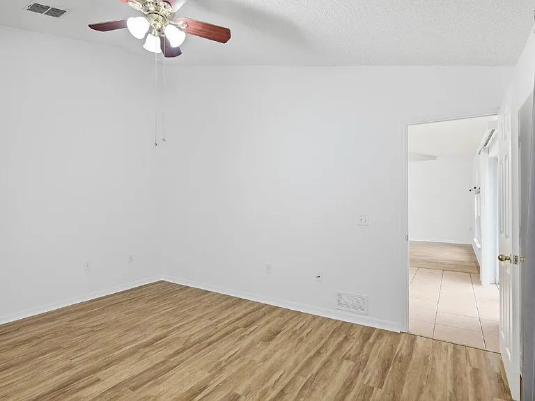 38 Bud Field Dr — Photo 20
